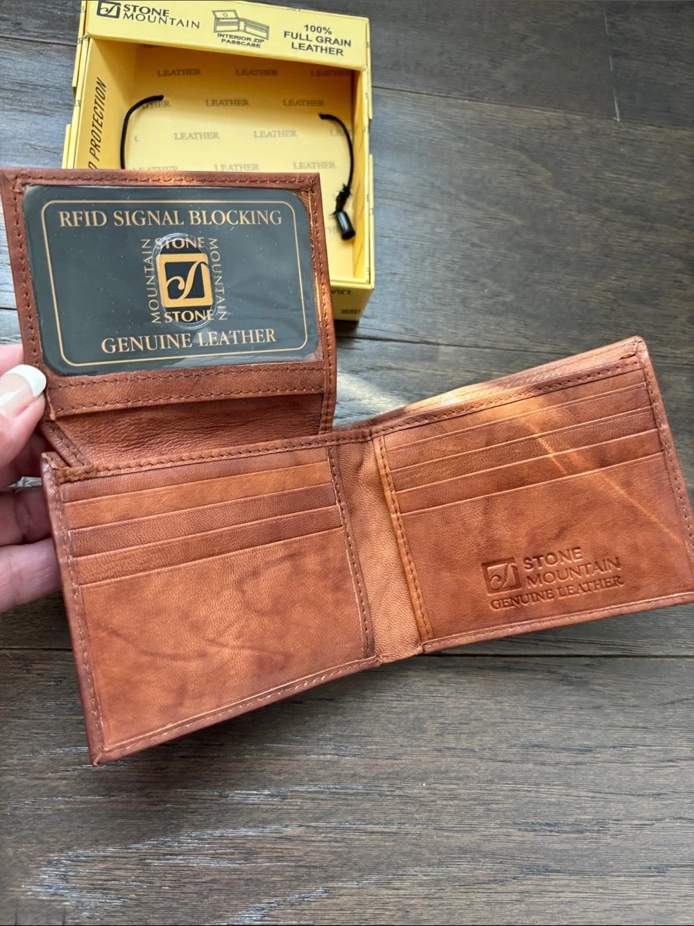Stone Mountain Genuine Leather,interior zip,  pass case,RFID protection,12 card